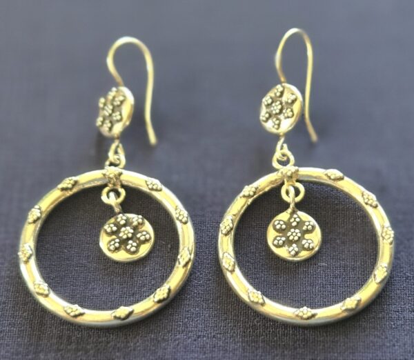 Earring Circle center