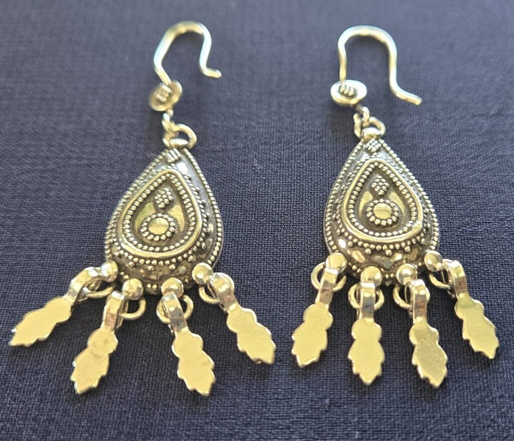 Earring Palm