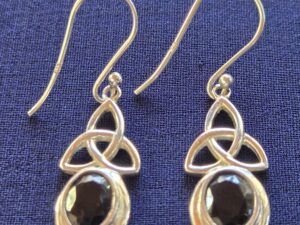 Earring Dark eye stone