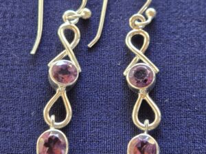 Earring light purple drops