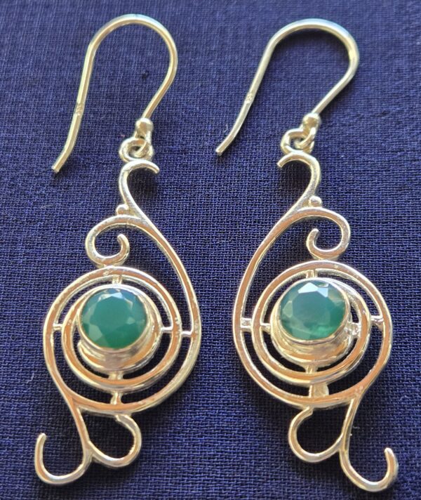 Earring deep green lotus