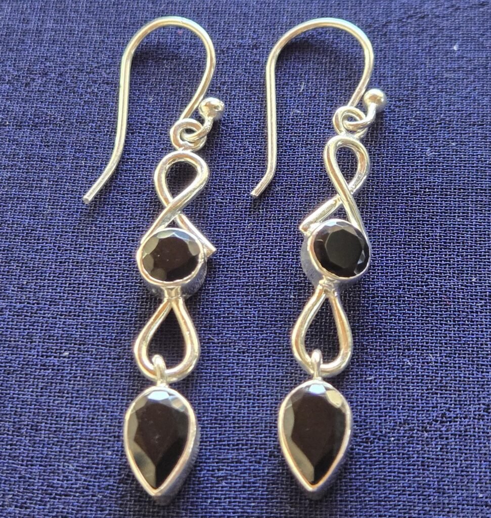 Earring black panther
