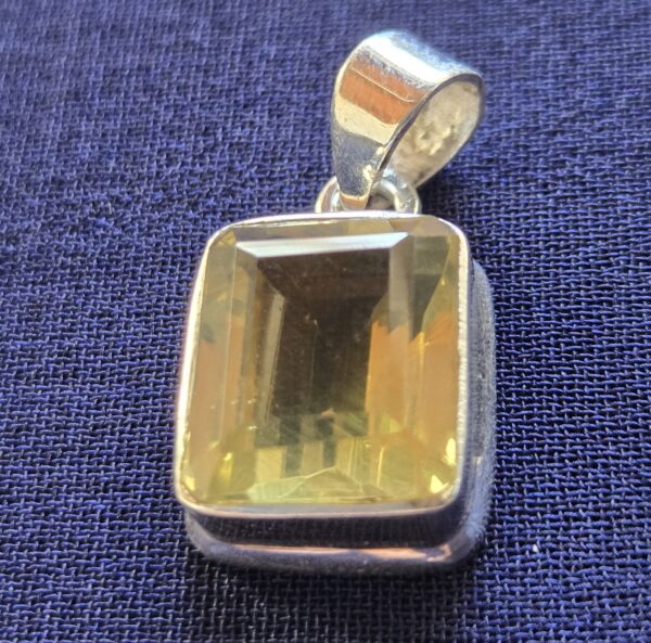 Yellow stone for strong relation
